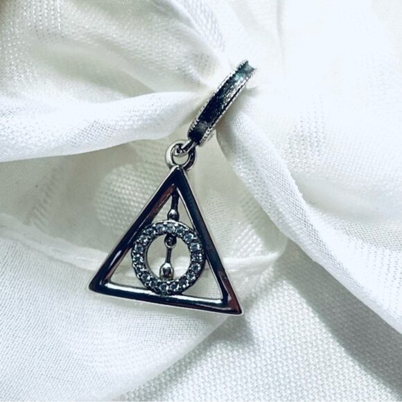 ⚡✨ NWOT Deathly Hallows Charm – Harry Potter Symbol of Magic ✨ - Picture 2 of 10